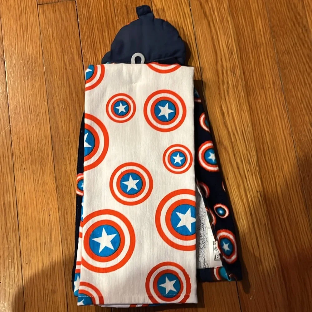 Marvel set of two kitchen towels NWT